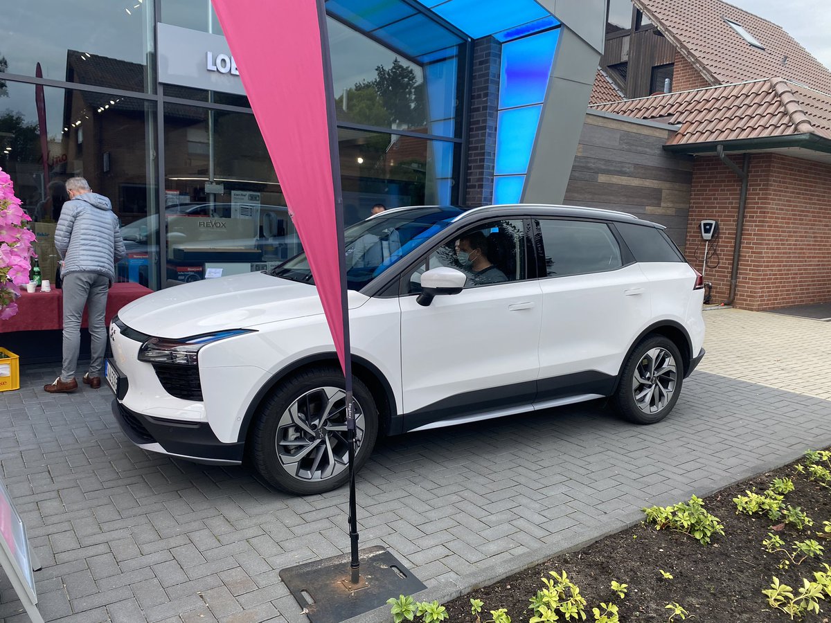 therus's tweet photo. Vandaag proefrit gemaakt in #aiways u5 .. wauw .. positief verrast #bijtelling #ElectricVehicles https://t.co/i1TZZvpVnC