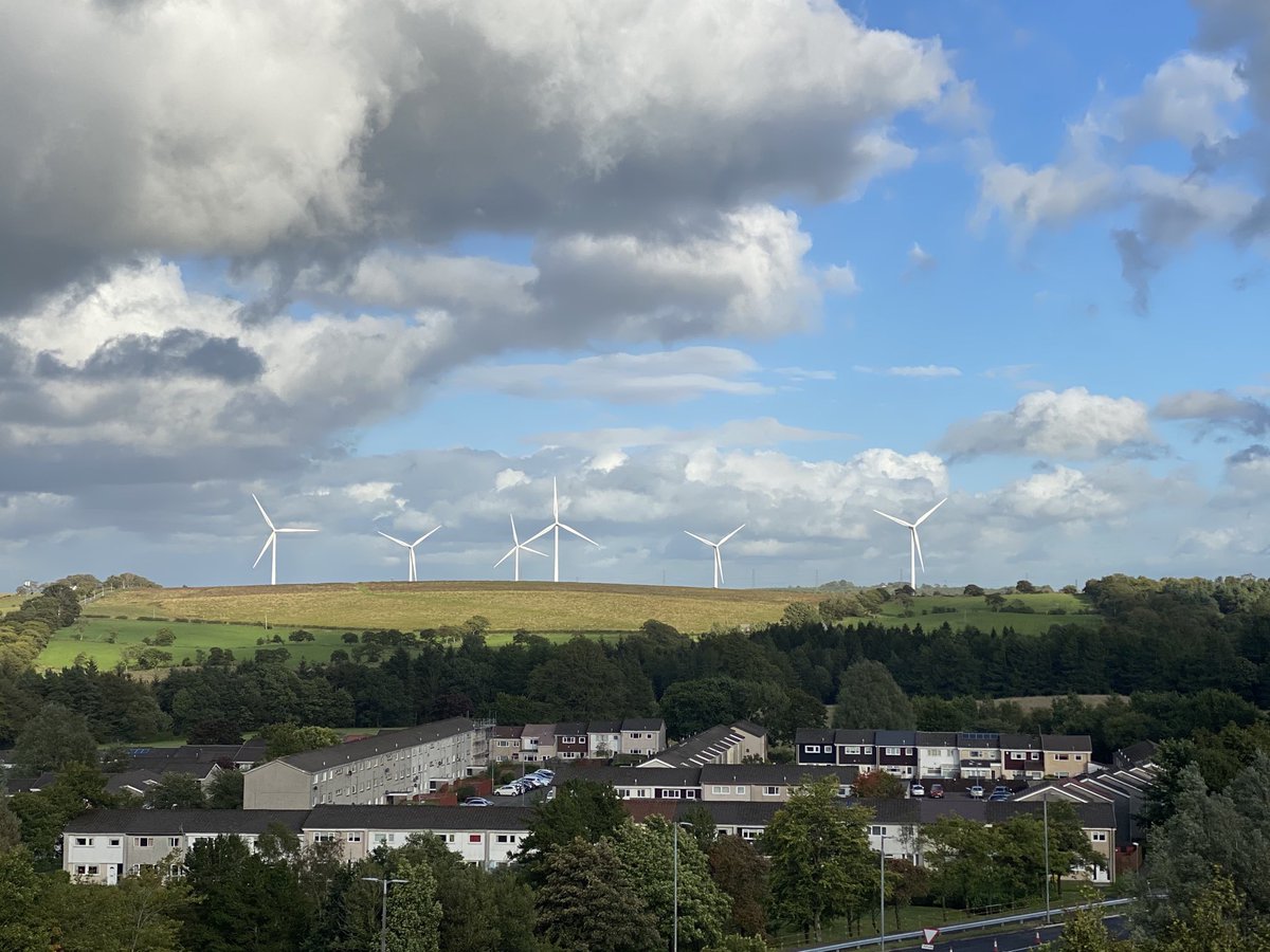 AileenMcKechnie's tweet photo. Vista from @SLCek on the last Friday before our new academic term starts... 🤞for a successful start for our class of 2020/21! Looking forward to it 👏👏
#StartingSLC #SLCReady #ChooseCollege #ChooseSLCek https://t.co/ccPJ1PUp9X