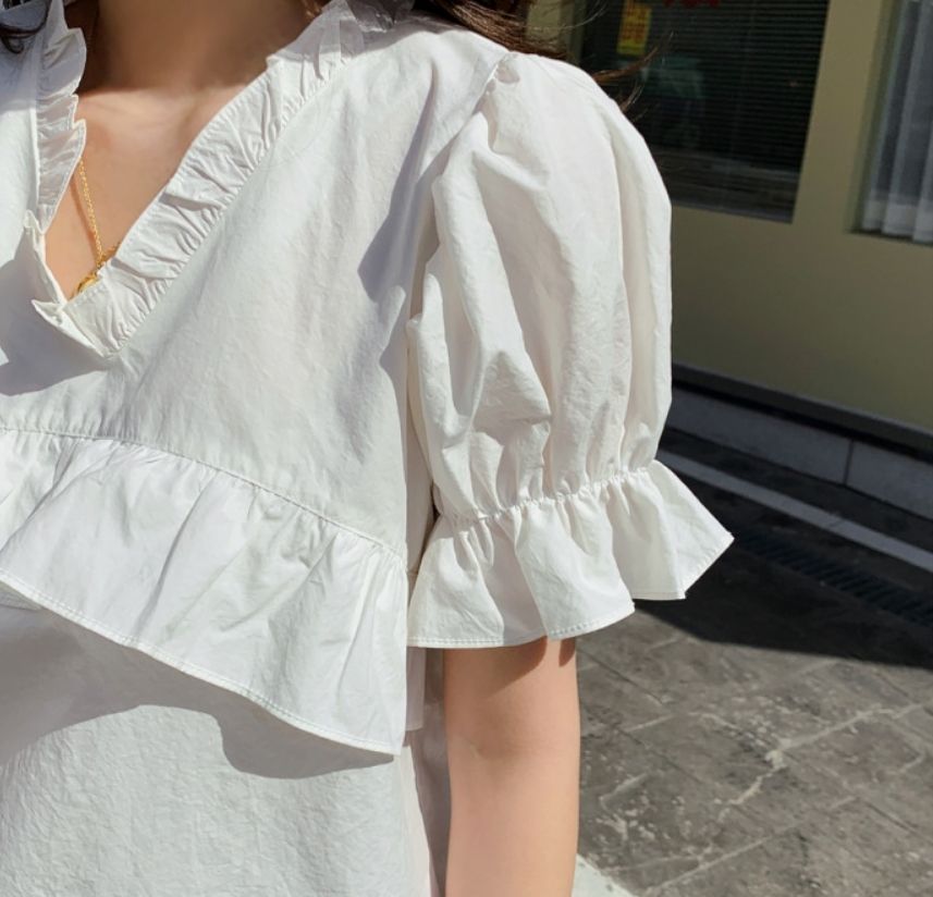 JIMMY_STORE9999's tweet photo. #พร้อมส่ง ท็อปแขนพอง สวยยยมาก สีขาวแมทกับทุกชุดเลยค่ะ 🧡🧡
รอบอก 38" ช่วงเอว 40" ยาว 21"
 แขนยาว 10" ต้นแขน 18”
ราคา 250.- https://t.co/KGV2eX5Kkh
