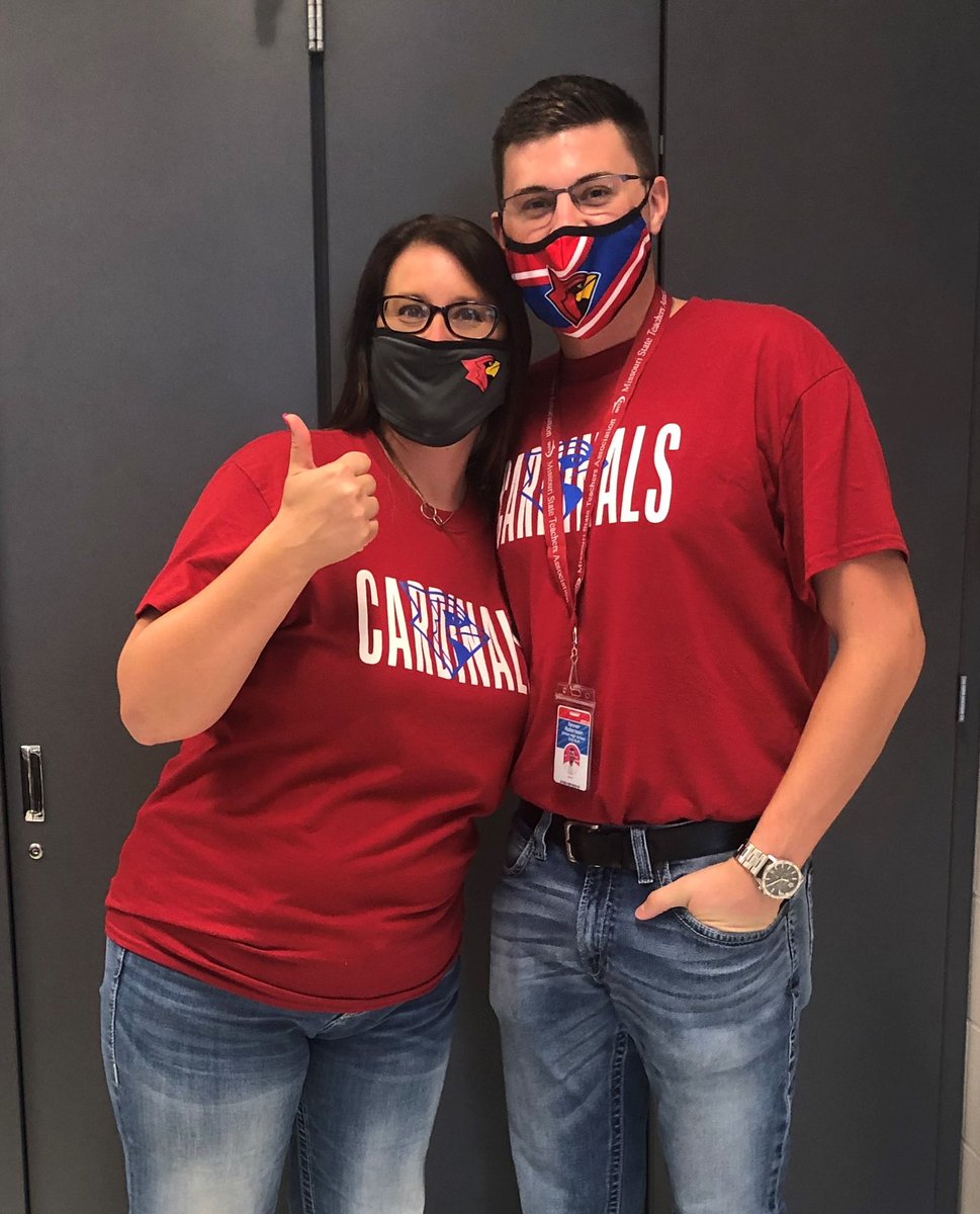 TheELAchick's tweet photo. When you find your long lost twin https://t.co/oJW0qC2RgT