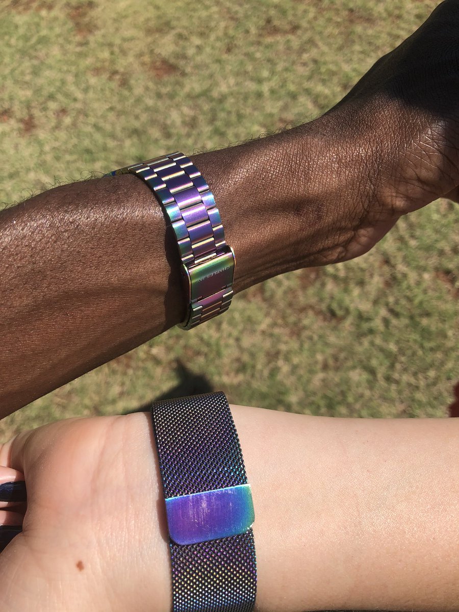 MrMooreLIT's tweet photo. Iridescent watches for the win!
#MooreLIT x #Mullins https://t.co/nzYG0p7hr8