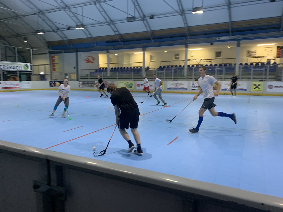 TStegersbach's tweet photo. Bewegt im Park - heute Floorball Action in Stegersbach #bewegtimpark #tigers #stegersbach #tigersstegersbach #floorball #hockeyaction #vuigas https://t.co/mqC5rjf9Uf