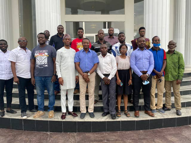 seun_oj's tweet photo. Training on Network management and monitoring done, great class! Thanks to @Abuad_Uni for hosting the event which served HEis in #EkitiState #EKSU #FedPolyAdo #COEIkere @nsrcworld @mozilla #Mozillafellow https://t.co/530eSHe4w9
