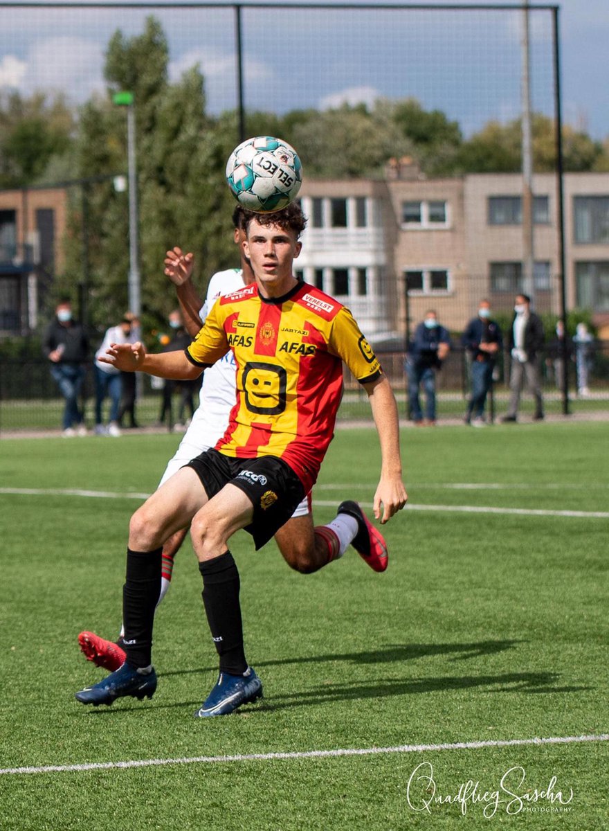 11ONE2's tweet photo. Work hard, play hard and score... 😉🤞🏻
@milanrobberechts | @kvmechelen 
@11one.eu_ 
#yourcareerourmission 
#striker | #10  
@ KV Mechelen https://t.co/kFwekhgzV5