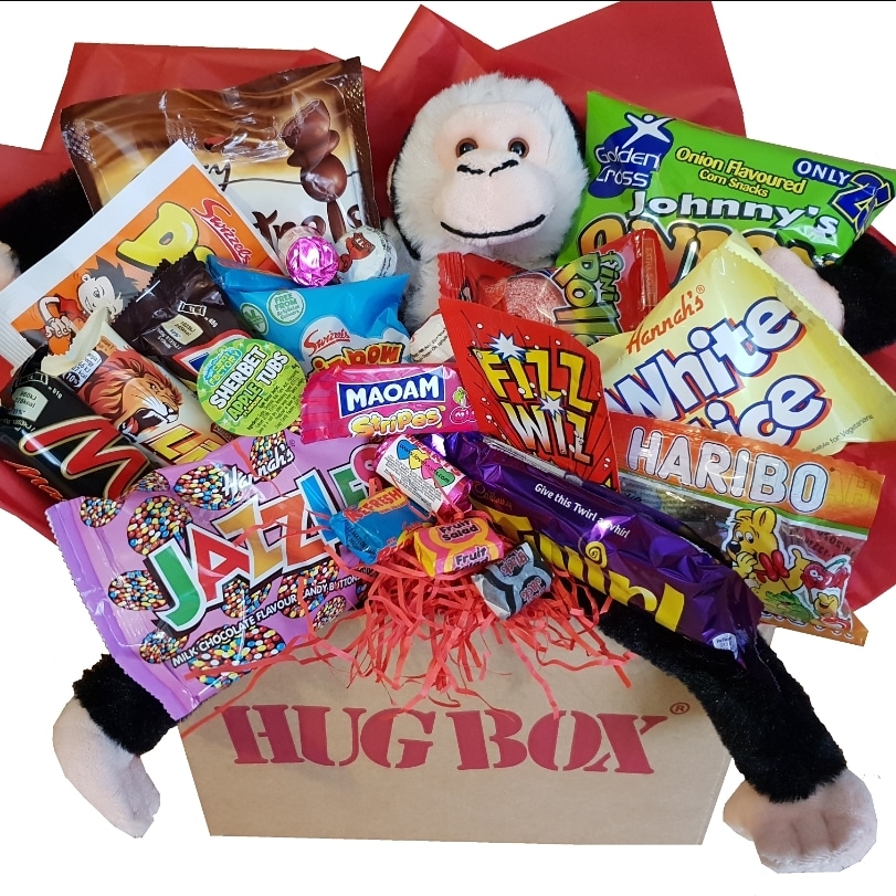 HugBoxUK's tweet photo. Make someone SMILE with a cheeky Monkey Hug Box 🐵 https://t.co/YkHv0UttMr #ThinkingOfYou #Birthday #Thanks #Free #Personalised #Message #Gift #celebrate #GetWell #sorry #ThankYou #smile #Congratulations #monkey #hug #Love #missyou #goodluck #pressent #cuddle #family #memories https://t.co/STo0EatgNX