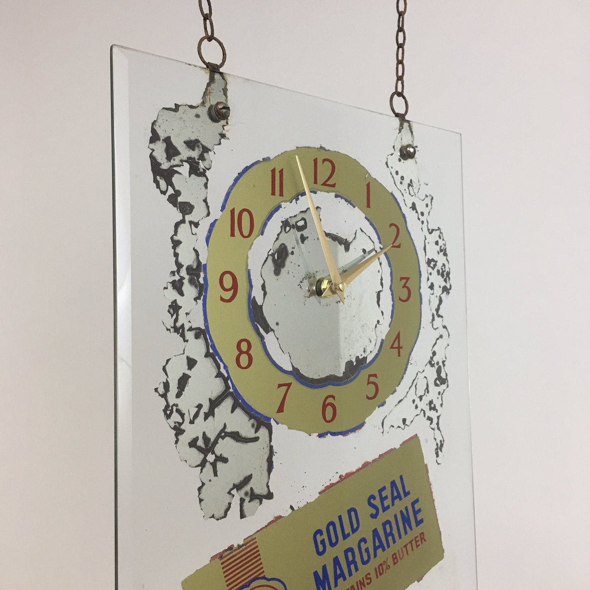 RailwayCotAntiq's tweet image. The punchline is “I can’t believe it’s not butter” but I’m too knackered to do the set up🥱
Let’s all just laugh and agree to get on with life shall we? Ta 😴👍🏼 

RailwayCottageAntiques.com
TheHoarde.com 
H 41 x W 29 cm 
#glassclock #advertisingclock #goldsealmargarine