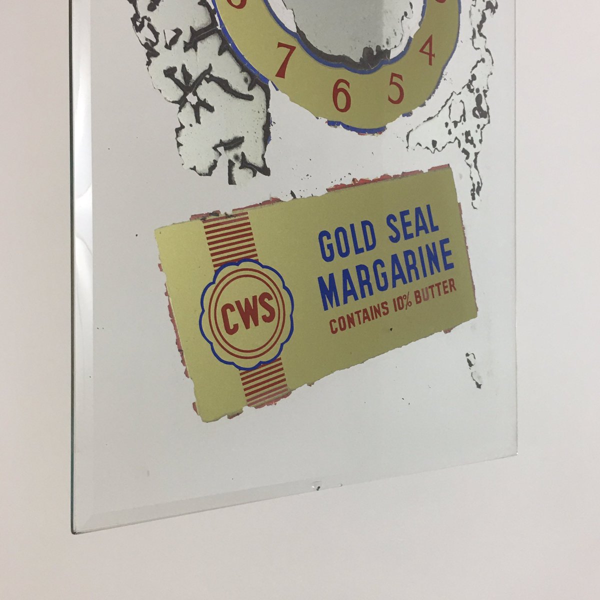 RailwayCotAntiq's tweet image. The punchline is “I can’t believe it’s not butter” but I’m too knackered to do the set up🥱
Let’s all just laugh and agree to get on with life shall we? Ta 😴👍🏼 

RailwayCottageAntiques.com
TheHoarde.com 
H 41 x W 29 cm 
#glassclock #advertisingclock #goldsealmargarine