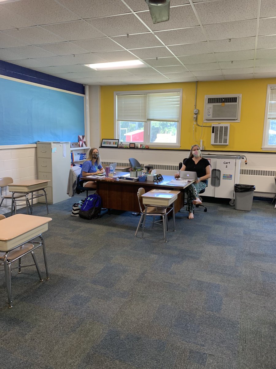 chrisbowling01's tweet photo. Teacher collaboration happening everyday. Working hard for Our Cubs #jswrocks #ccsbetheone https://t.co/EDVzVeYEYG