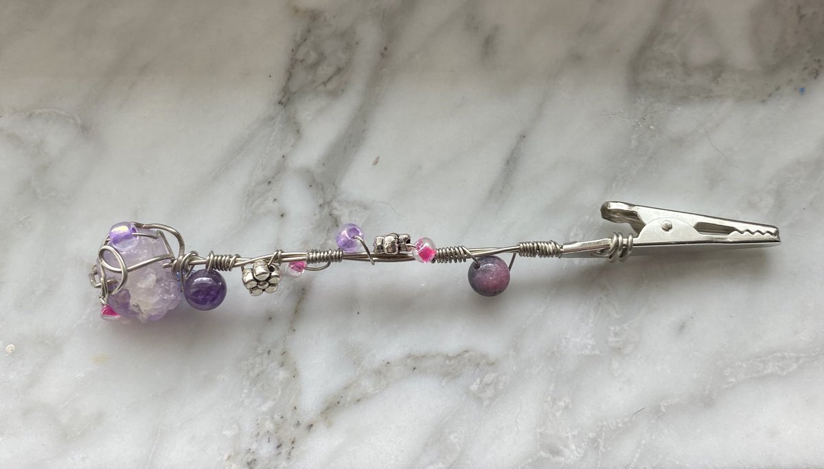 beadeddreams421's tweet photo. GIVEAWAY TIME🧚‍♀️✨
This time i’m giving away an amethyst floral roach clip/joint holder
Rules to enter:
🧚‍♀️Must b following me
💕RT this tweet
✨Reply and tag 3 friends! 
Multiple entries allowed, giveaway ends 9/8 https://t.co/DXDCKsA6dP