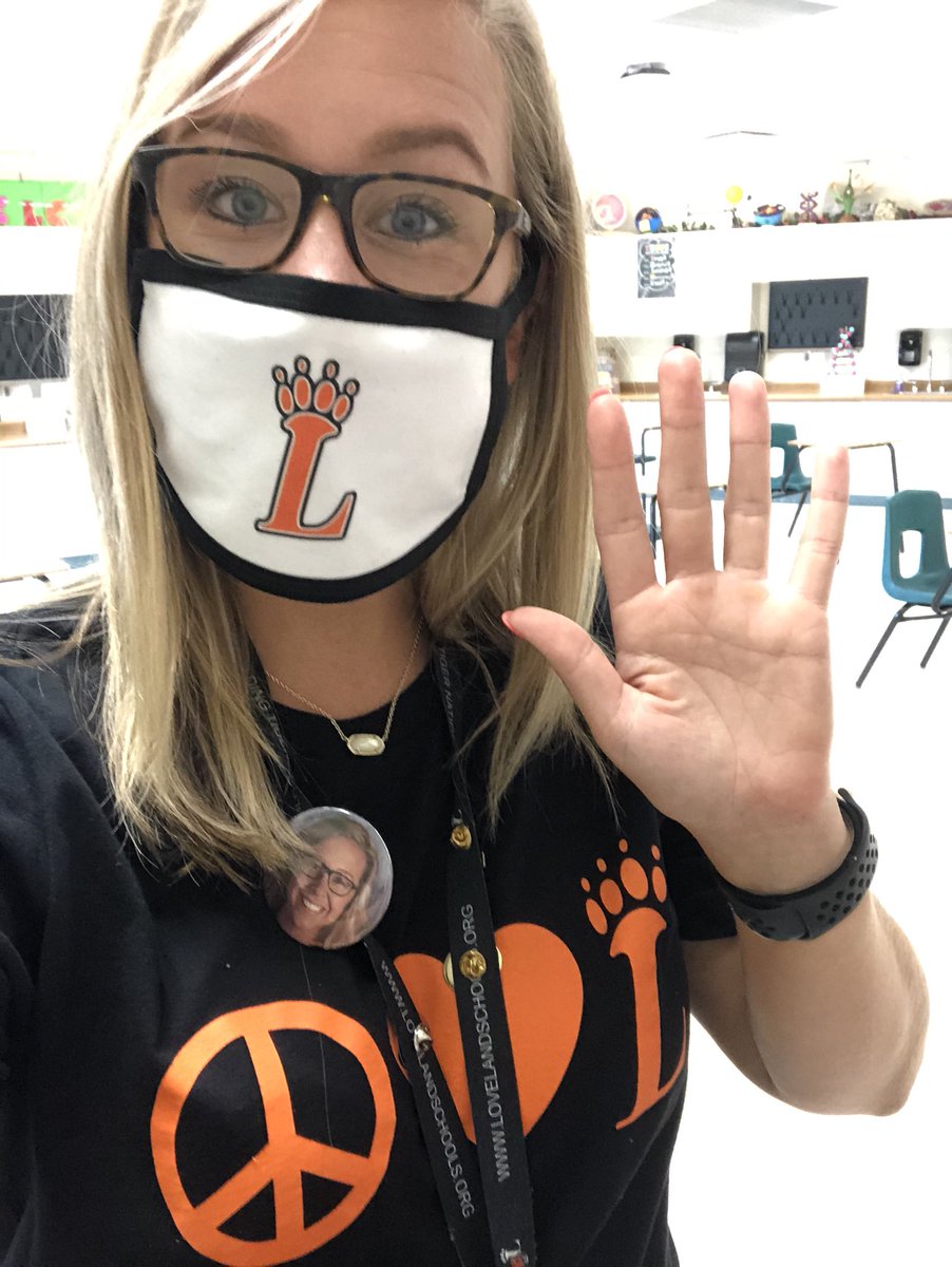 LMSOBryan's tweet photo. Wrapping up Week 1 of the 2020-2021 school year at LMS and Week 1 of my 5th year teaching!! Lots of changes but happy to see my amazing 7th &amp; 8th graders in person! #MaskUp #LMSTigers https://t.co/DLywpGiVFD