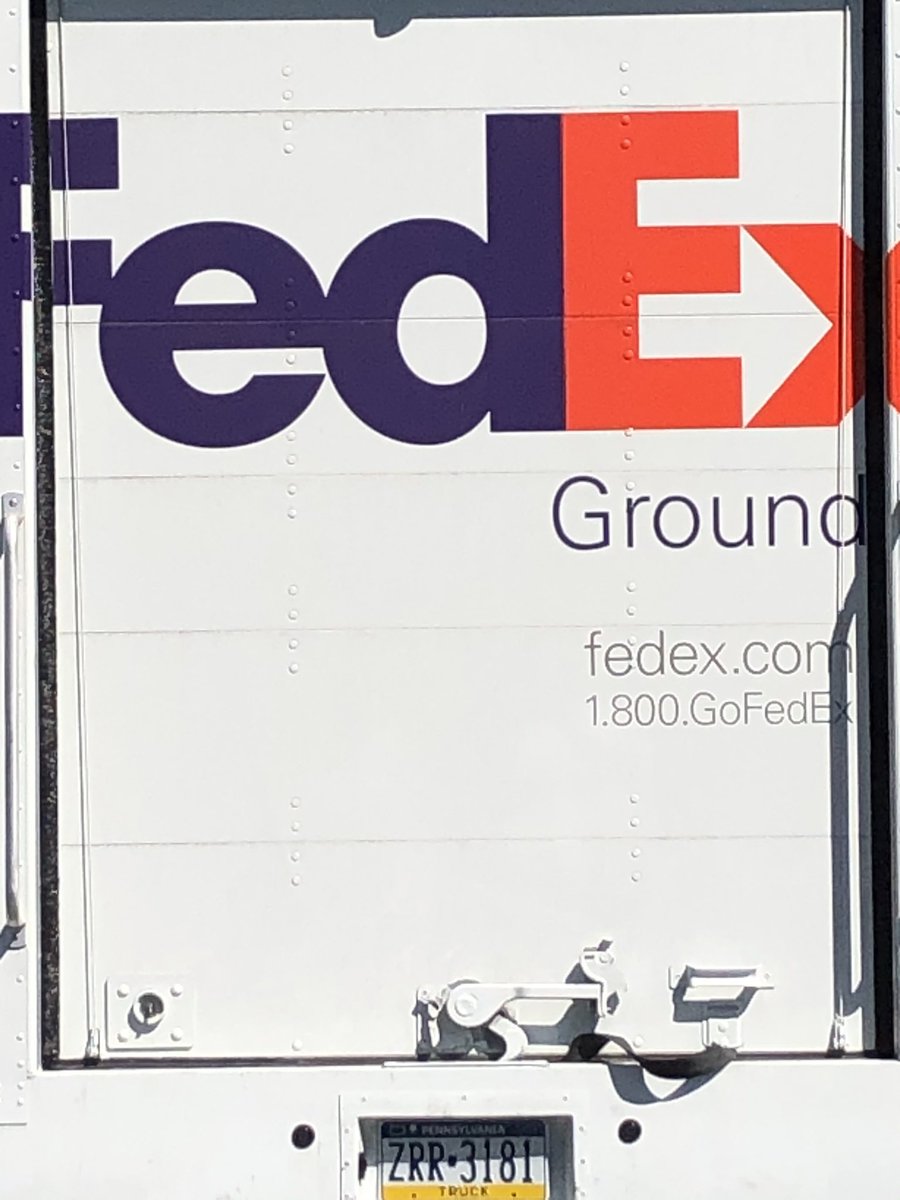 Littlebits7's tweet photo. @FedExHelp @FedEx   Driver  of this truck blocked a neighborhood street completely and tells me f$&amp;k you because I want to get to my home?? Really?? https://t.co/y857tDPaLV