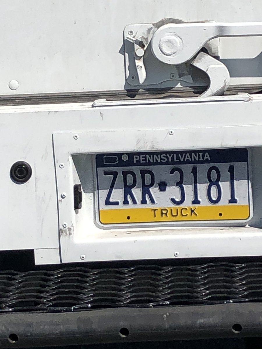 Littlebits7's tweet photo. @FedEx close up of the plate https://t.co/69gWXHHhK4