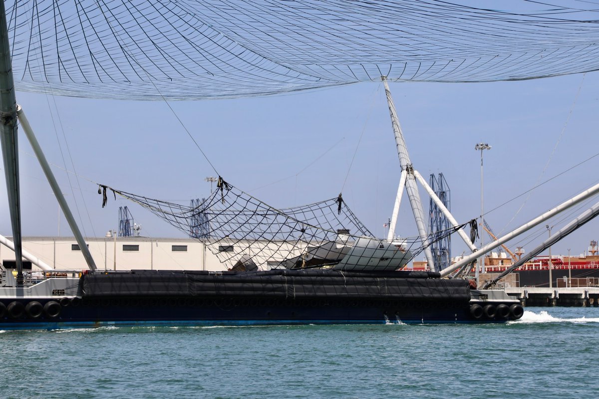 ken_kremer's tweet photo. Both fairing halves arrived broken to bits on #SpaceXFleet ships moments ago - starting 2 pm and about 5 min apart, not in a line. #gomstree then #GoMsChief @PortCanaveral . from #Spacex stunning 12th #Starlink launch yesterday sep 3 . Still an A for effort!! No one else tries! https://t.co/Ne4CRe6CXH