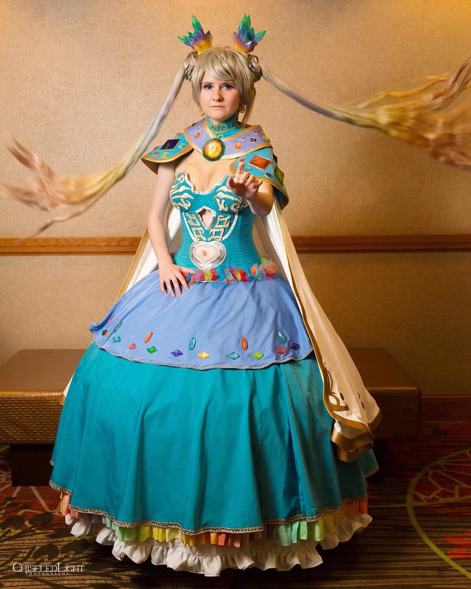 Wingedlight Cosplay tweet media