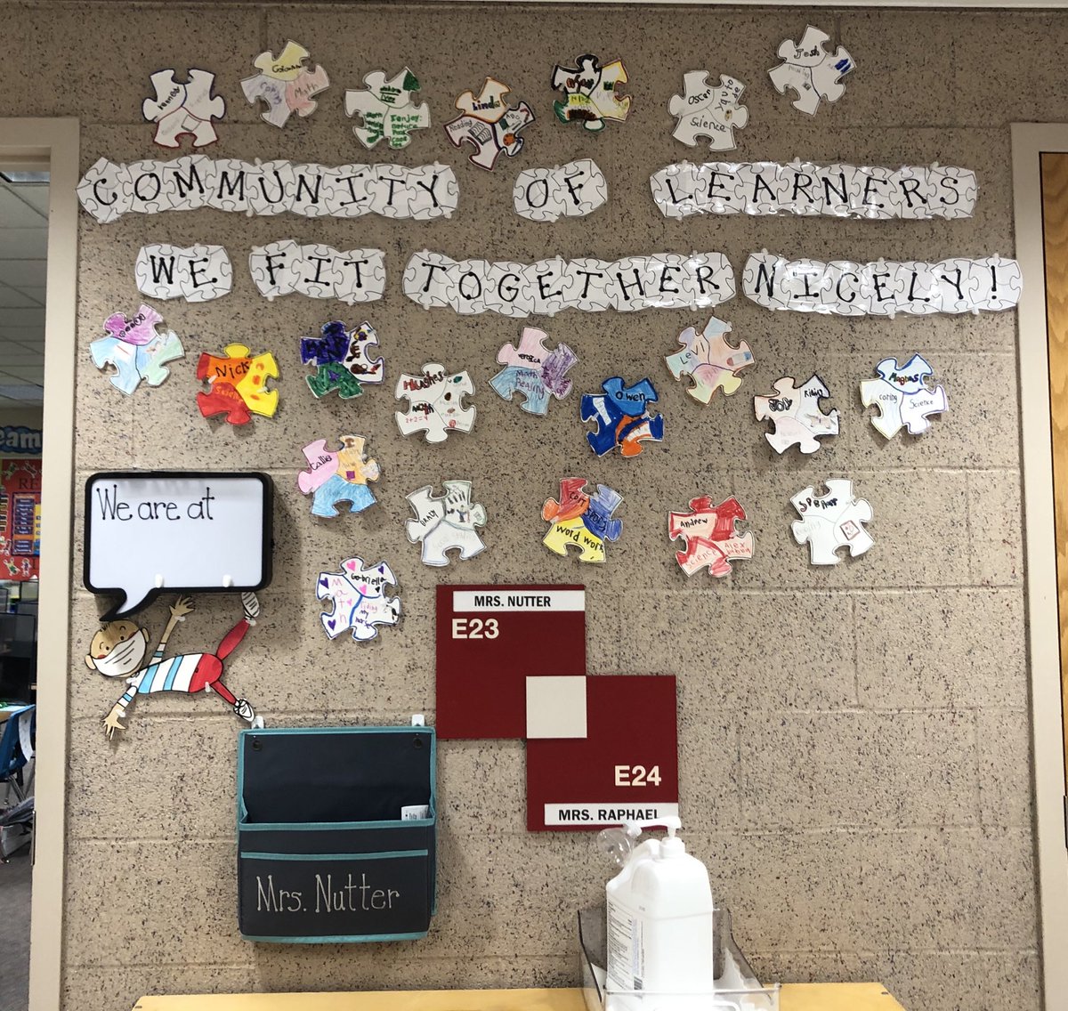 lindanutter18's tweet photo. Mrs. Nutter’s 2nd Grade Class-We are a community of LEARNERS and we fit nicely together! What a FANTASTIC first week. So HAPPY to be back in the classroom! ⁦#kenstoninspired #bombersflytogether ⁦@KenstonTES⁩ https://t.co/wuqR8N4XLI