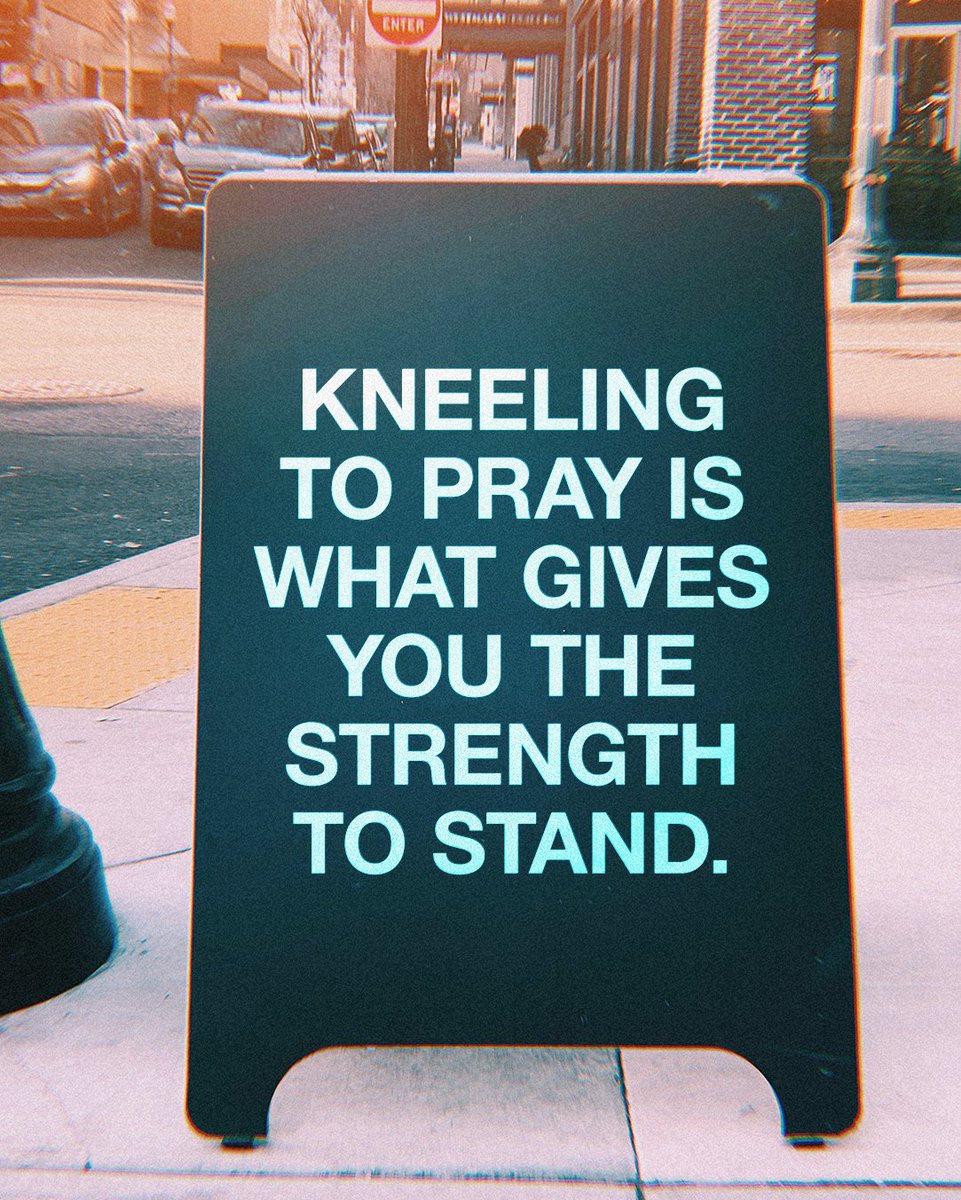 lifechurch's tweet photo. "Kneeling to pray is what gives you the strength to stand." @craiggroeschel https://t.co/lsuVoqZsXc