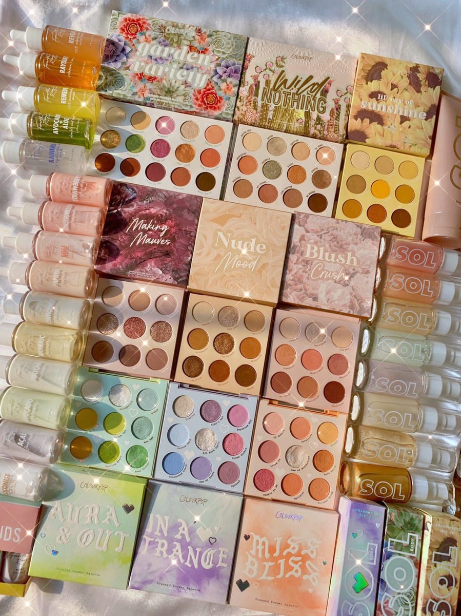 ☀️#GIVEAWAY ☀️

Celebrating this long weekend with a Colourpop giveaway! We are giving away 5  $100 gift code to colourpop.com! Check out IG &amp; FB for another chance to win! 

To enter:
☀️Like &amp; RT
☀️Follow @colourpopco, <a href="/FourthRayBeauty/">FourthRayBeauty</a> <a href="/SolBodyCo/">Sol Body</a> 

📸:lapetitechicmommy