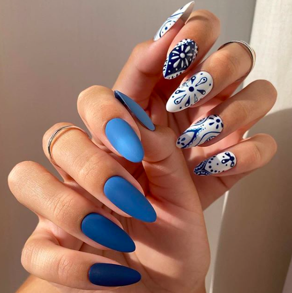 Amazing job 😍 #Repost @tiffanyabbigailebeauty
・・・
Moroccan Tiles & Matte Gradient✨
Hand painted Using @the_gelbottle_inc colours :
Royal Navy
Daisy
#moroccannails #maroccanart #moroccannailart #moroccantiles #moroccantilenails #nailitdaily #showscratch #nailpromag #nailpro