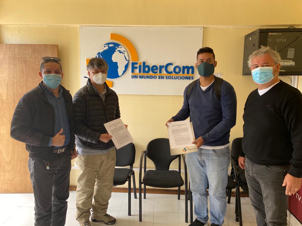 aiigremio's tweet photo. #Vertrag fue el proyecto ganador del #Desafío de #Innovación Abierta, quienes formalizaron la contratación de la solución con la empresa socia #FiberCom.
Felicitaciones‼️ #VeanxTechnology @Nucket
Trabajo colaborativo de @aiigremio y @TarapacaLabs https://t.co/srEAyqJVCS
