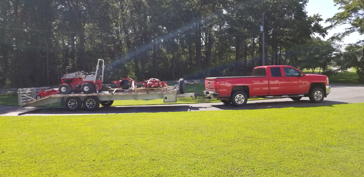 DaveMeltonOBX's tweet image. It's a great day! 3 day weekend, sweet forecast, and my first @ventrac demo unit from @smithturf. Will sure help with the chores.
#sticktime
#letmeshowyou
#itsonnextweek
#practicemakesperfect