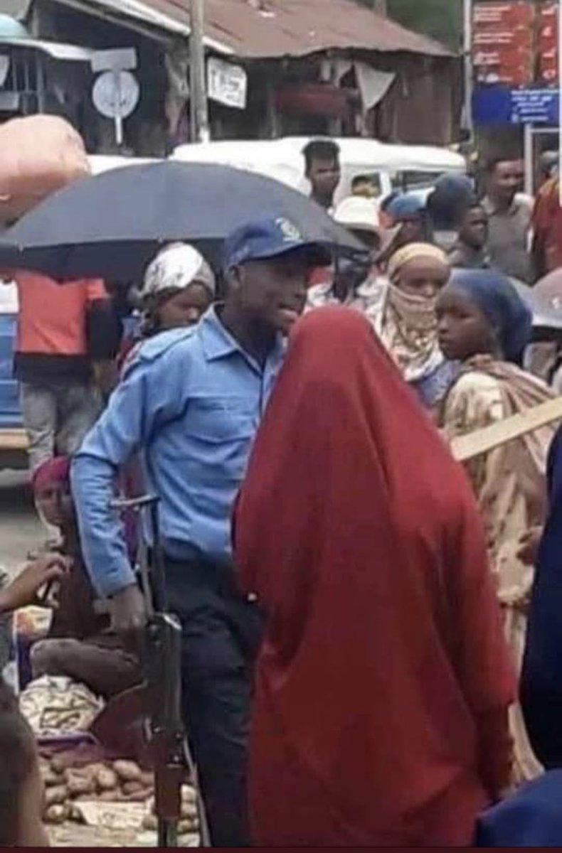 MuhammabeyanK's tweet photo. This is #Ciroo in #Hararghee where women are being harassed and humiliated in daylight by @AbiyAhmedAli’s security men. And to think this under a leadership of 2019 @NobelPrize winner is even more bewildering #OromoProtests https://t.co/aEgA60SJk7
