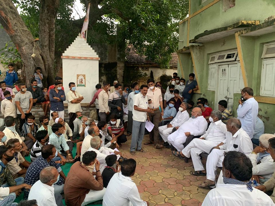 RameshDhadukMP's tweet photo. તા : ૦૩/૦૯/૨૦૨૦ ના રોજ
પૂરગ્રસ્ત ગામ: અજાક (ઘેડ), તા માંગરોળ ની મુલાકાત અને ગ્રામપંચાયત ભવનનું ઉદ્ધઘાટન કર્યું. @vijayrupanibjp @nitin_gadkari @Nitinbhai_Patel @rcfalduofficial @collectorpor https://t.co/l2EK5XZbD6