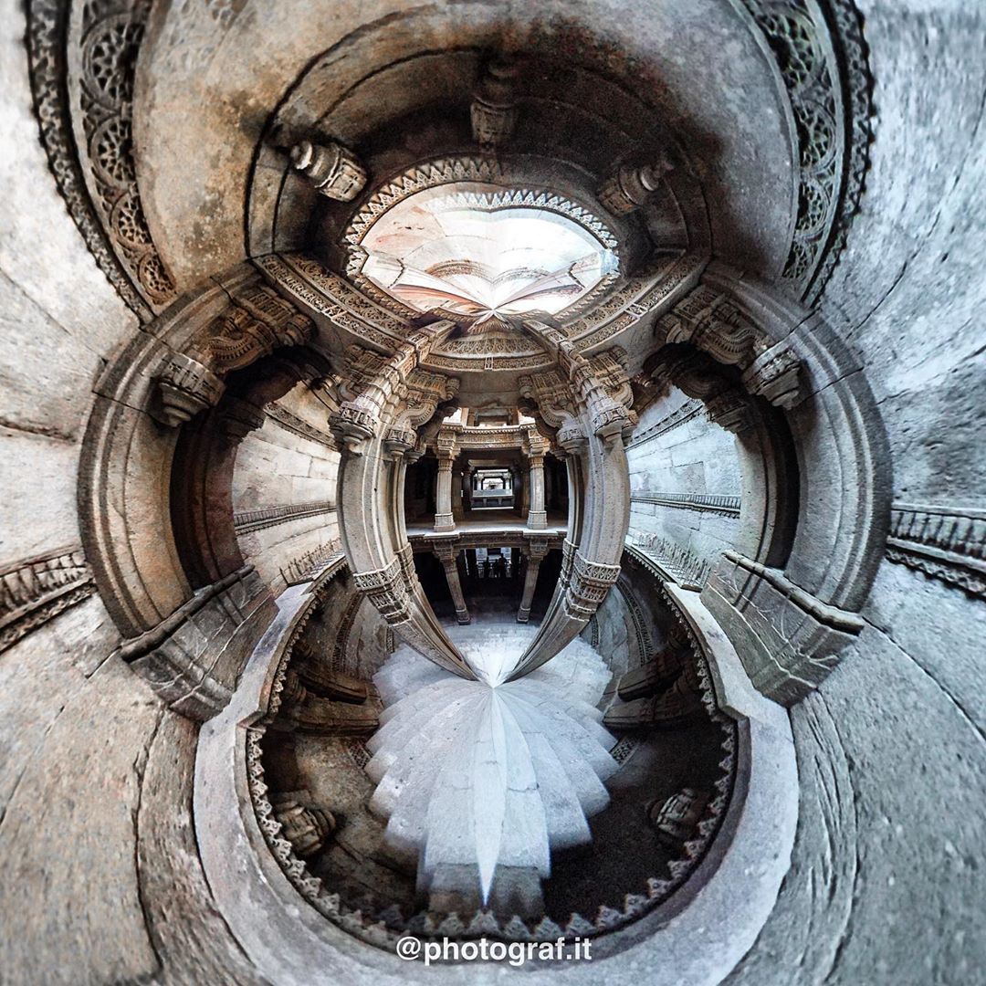 jashvasani's tweet photo. #rollworld is one of my fav ways of portraiting a 360 degree of a place.
adalaj ni vaav, Ahmedabad. https://t.co/FlNx2jA72b