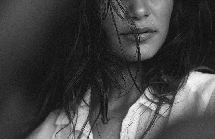 — 𝐴̀ 𝑓𝑎𝑖𝑟𝑒 𝑙’𝑎𝑚𝑜𝑢𝑟 𝑠𝑢𝑟 𝑑𝑒𝑠 𝑚𝑎𝑙𝑒𝑛𝑡𝑒𝑛𝑑𝑢𝑠, 𝑜𝑛 𝑣𝑖𝑡 𝑡𝑜𝑢𝑗𝑜𝑢𝑟𝑠 𝑑𝑒𝑠 𝑚𝑜𝑚𝑒𝑛𝑡𝑠 𝑑𝑒́𝑓𝑒𝑛𝑑𝑢𝑠, 𝑐’𝑒𝑠𝑡 𝑐𝑜𝑚𝑚𝑒 𝑐̧𝑎. —