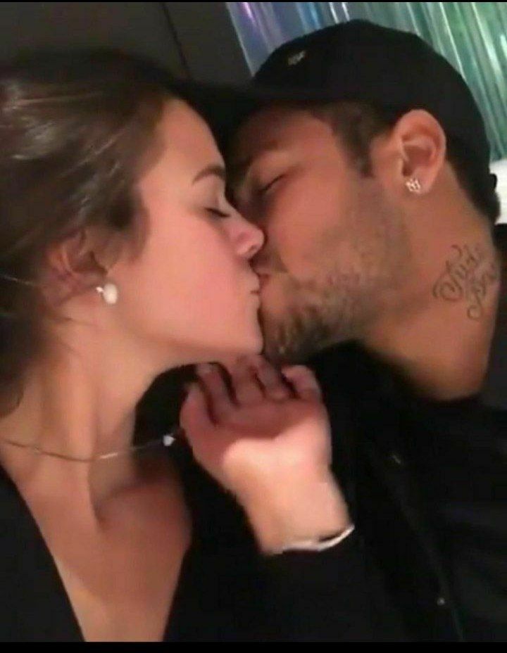 premium_video's tweet photo. 🔞 NEYMAR VE BARBARA PALVİN DESEM YETERLİ SANIRIM 🔥😈 (HER AN SİLİNEBİLİR HEMEN GİRİN) 😋🔞
Sex porno sikiş

Tıkla izle:https://t.co/HOgTySbakJ

İzlediğim en güzel video beyler. İyi seyirler. 🔥 https://t.co/4SNh7MjdEz
