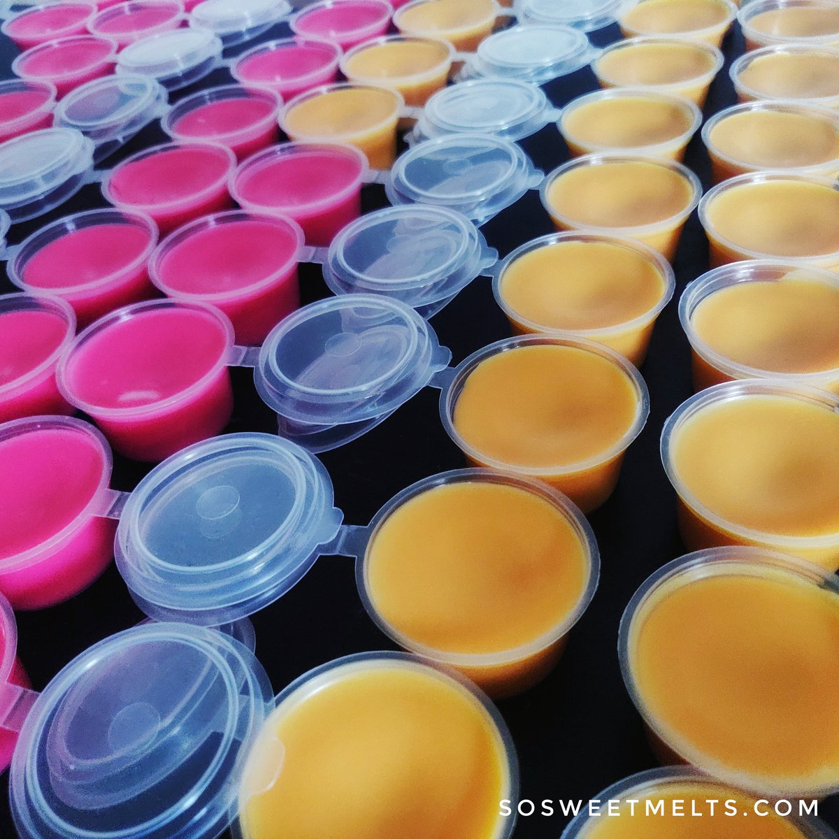 SoMelts's tweet photo. Hellooo! 🤗 Hope you lovleys are all doing well! We are very excited to announce our new product that will be launching in the next restock! 1oz sample pots! So many of our customers have requested these so we had to get them in😍 ❤️ https://t.co/8HigdeENWf