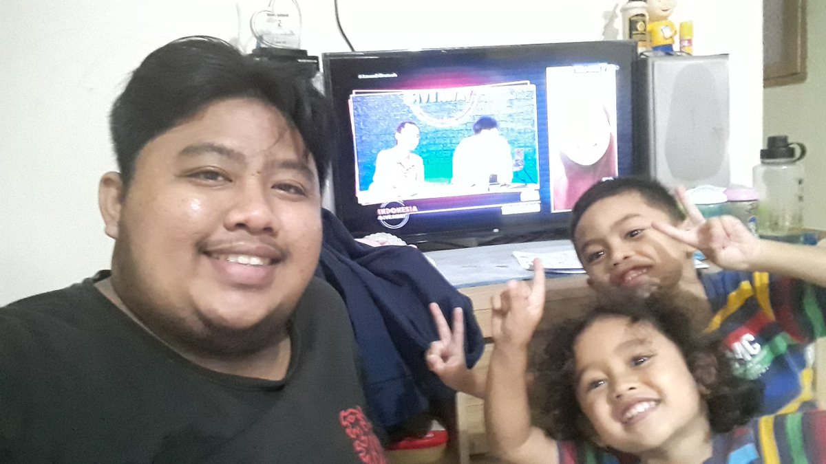 Molen88's tweet photo. @TRANS7 Assalamualaikum BosQue...
LDR bisa berjalan dengan baik jika setiap pasangan dapat menjaga diri dan selalu terhubung dengan komunikasi yang terbuka dan jujur... cmangaaaddh tuk para pejuang LDR...

@TRANS7 
#IndonesiaGiveaway12 https://t.co/nb2hrJF7QB