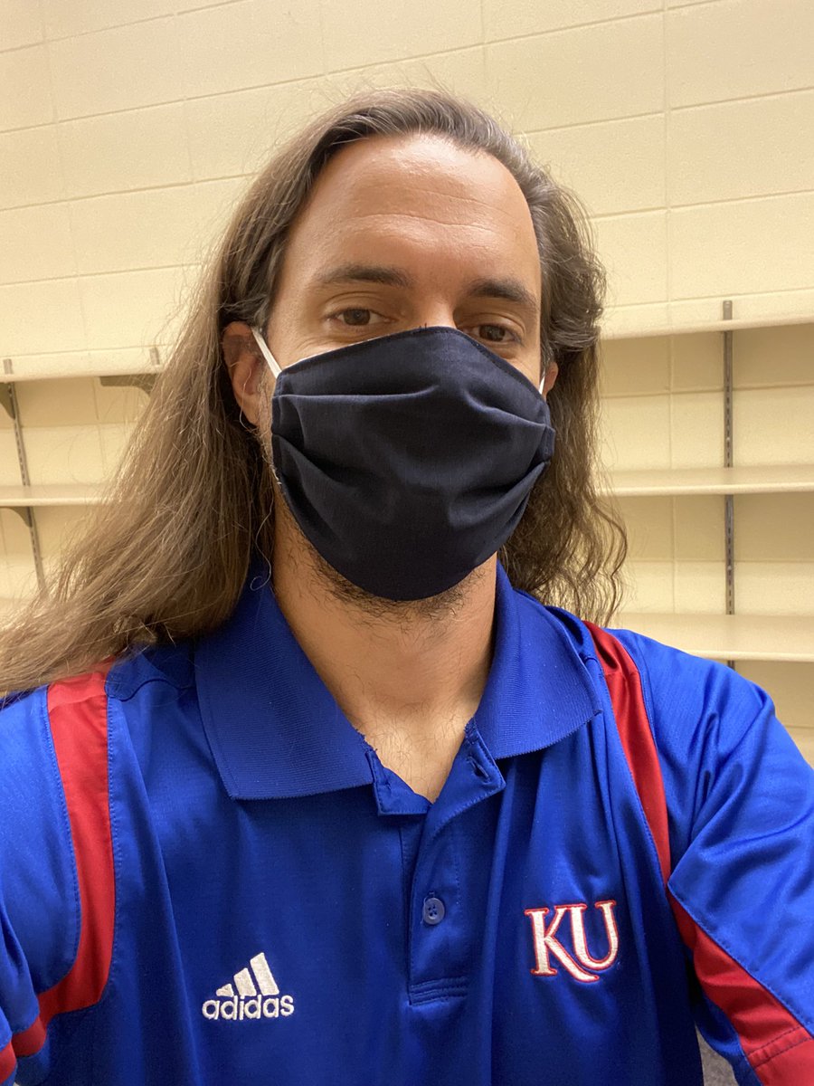 DplusMortensen's tweet photo. Representing my alma mater of KU today for #CollegeColorsDay #kckps2college @KCKDiplomaPlus https://t.co/eW1ULK32Ec