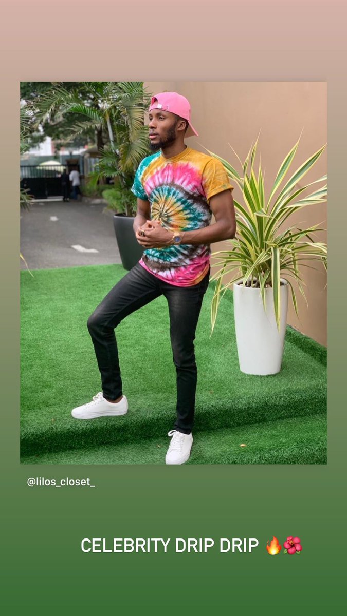 awiti_tracy's tweet photo. @Thebrighto already claimed his Tee from #ADRbyLilo collection. So what exactly are you waiting for? Head on to lilo's closet on IG and buy yours😍😍😍🌺👌 https://t.co/Vz5XFsxyBQ