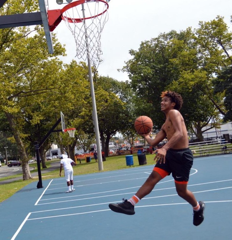 OneTwoTray's tweet photo. YoungTREY putting in that work constantly getting better!
#theFAMILYbusiness #bestKEPTsecret #weBREEDINGem #longtymeCOMING #lightningstrikes2x https://t.co/ZShZUQ9PTq
