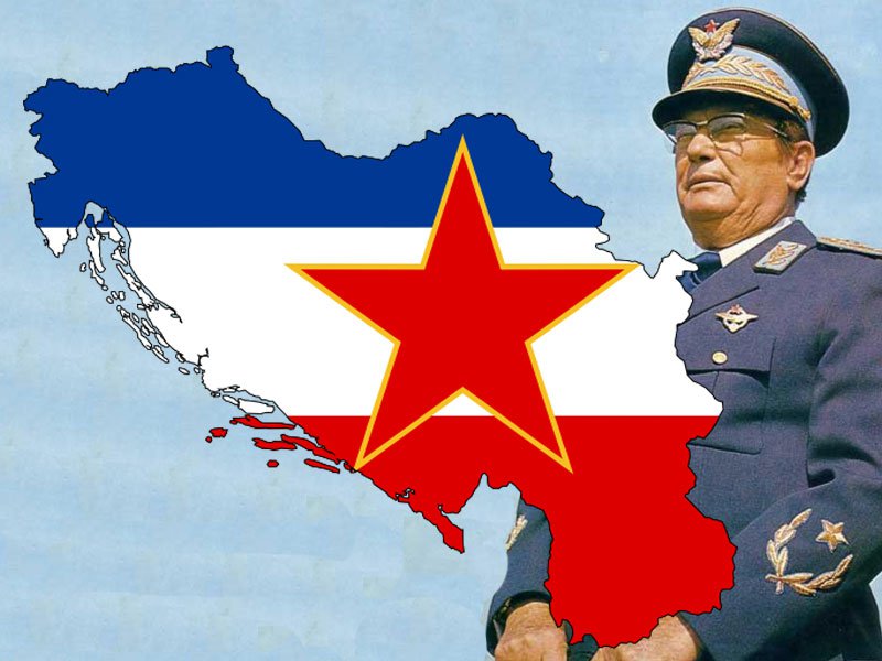 Finalizada la segunda guerra, los soviéticos y los partisanos liberan a Yugoslavia. Tras varios años de guerra civil, finalmente se termina imponiendo el líder de los partisanos: Un tal Josep Broz Tito. Y nace así la República Federal Socialista de Yugoslavia.