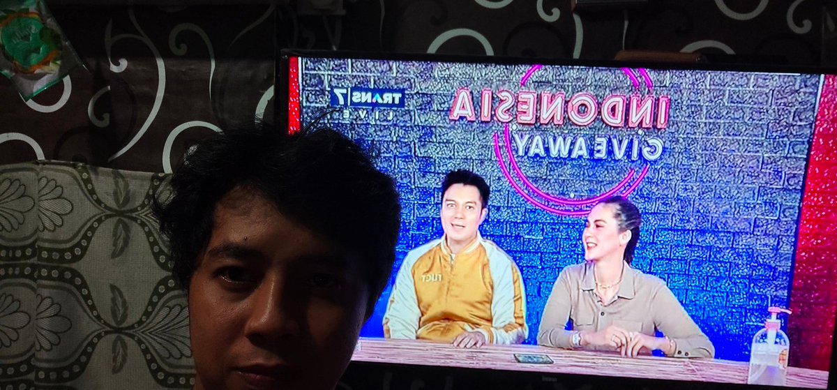 Ahmadam220686's tweet photo. @TRANS7 Banyak yang ngga berhasil bosku, menurut saya pacaran jarak jauh/LDR, pasti ada lah rasa ragu dan nggak percaya terhadap pasangan.
@TRANS7
#IndonesiaGiveaway12 https://t.co/EHYXWlFQOI