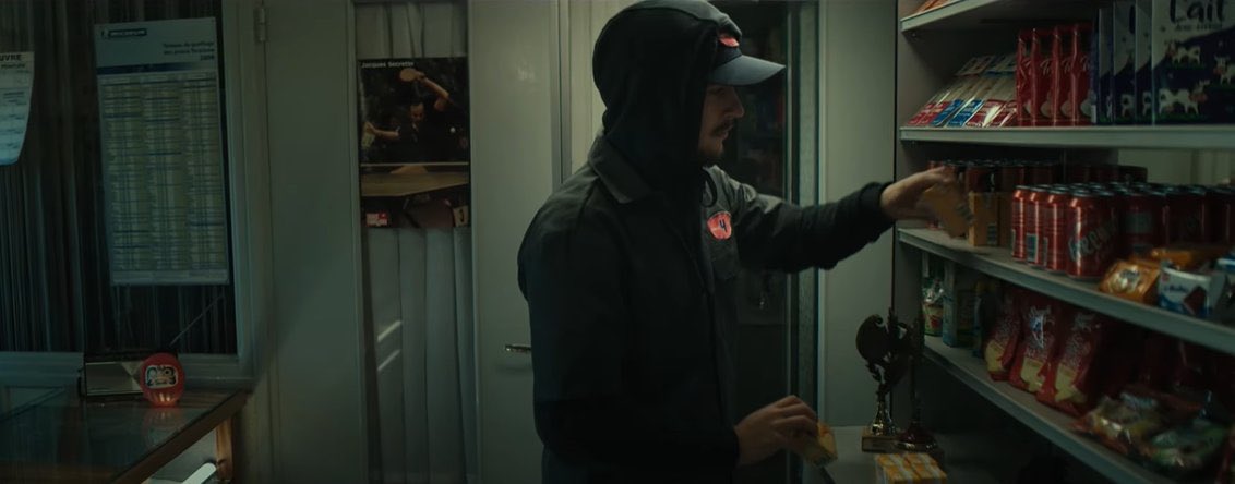 Kulturlesite_'s tweet photo. Nekfeu honore la mémoire de Népal et apparaît en tant qu’acteur principal dans le clip « Sundance ».

Le rappeur décédé lui avait proposé de jouer dans le clip de ce morceau, un mois avant sa mort.

Il s'agira de la dernière illustration de l'album Adios Bahamas🌹🙏 https://t.co/UdqA8CdZ8c