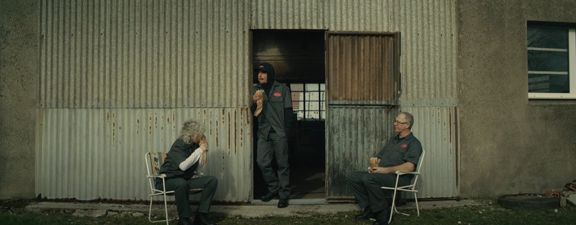 Kulturlesite_'s tweet photo. Nekfeu honore la mémoire de Népal et apparaît en tant qu’acteur principal dans le clip « Sundance ».

Le rappeur décédé lui avait proposé de jouer dans le clip de ce morceau, un mois avant sa mort.

Il s'agira de la dernière illustration de l'album Adios Bahamas🌹🙏 https://t.co/UdqA8CdZ8c