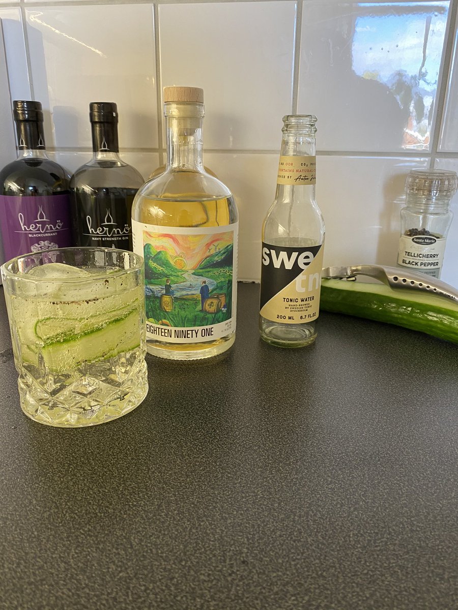 Pucksnacket's tweet photo. Fredag 😍😍 #hernögin #hernogin #gt https://t.co/vLQWqjjNEZ