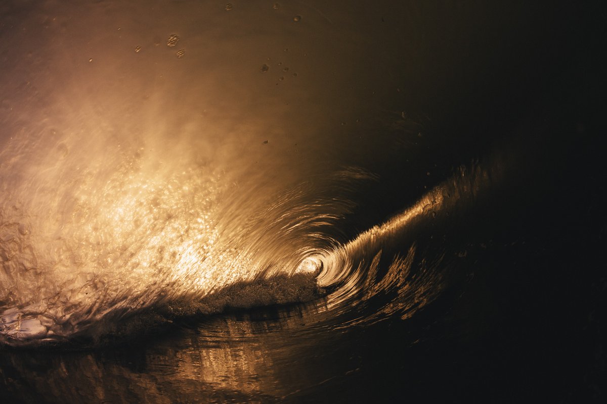 surfline's tweet photo. Time traveling through tubes.
📷: Jeremiah Klein https://t.co/MgfAwHVxBg
