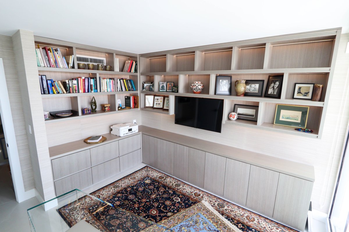 DavilaWoodwork's tweet photo. This beautiful Surfside apartment was crafted featuring Tabu Wood panels and custom decorative columns. Whether it’s looking at the ocean view or doing some light reading in the office, this space will surely take your breath away.

#davilawoodwork #customwoodworks #woodworker https://t.co/XLK1ymd7yn