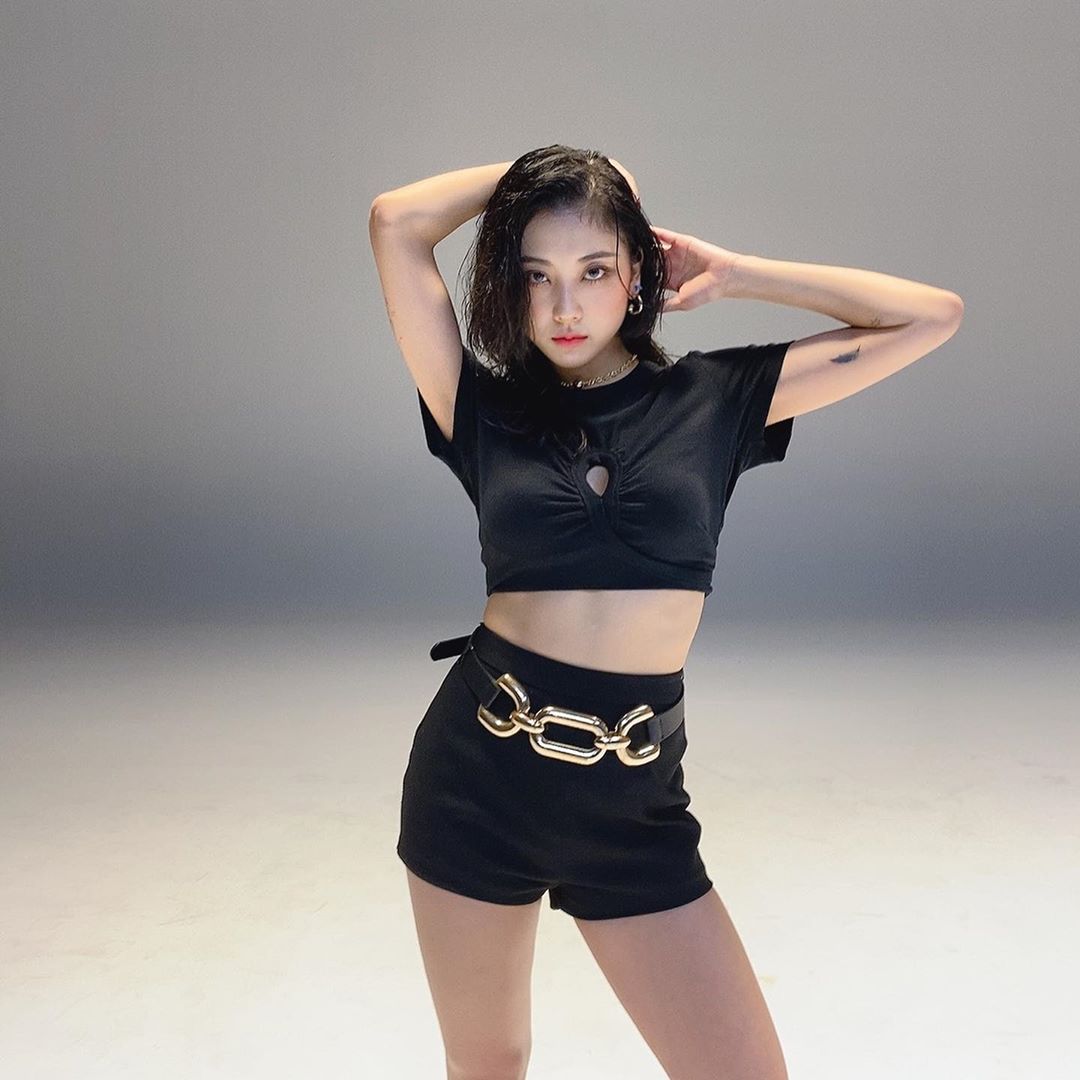 CLC_rp's tweet photo. [#승연] cheshire!! thank you for all your support (12m views under helicopter in really short time got me really shocked), we're gonna work harder for yall<3 https://t.co/3u9rK3CkI3