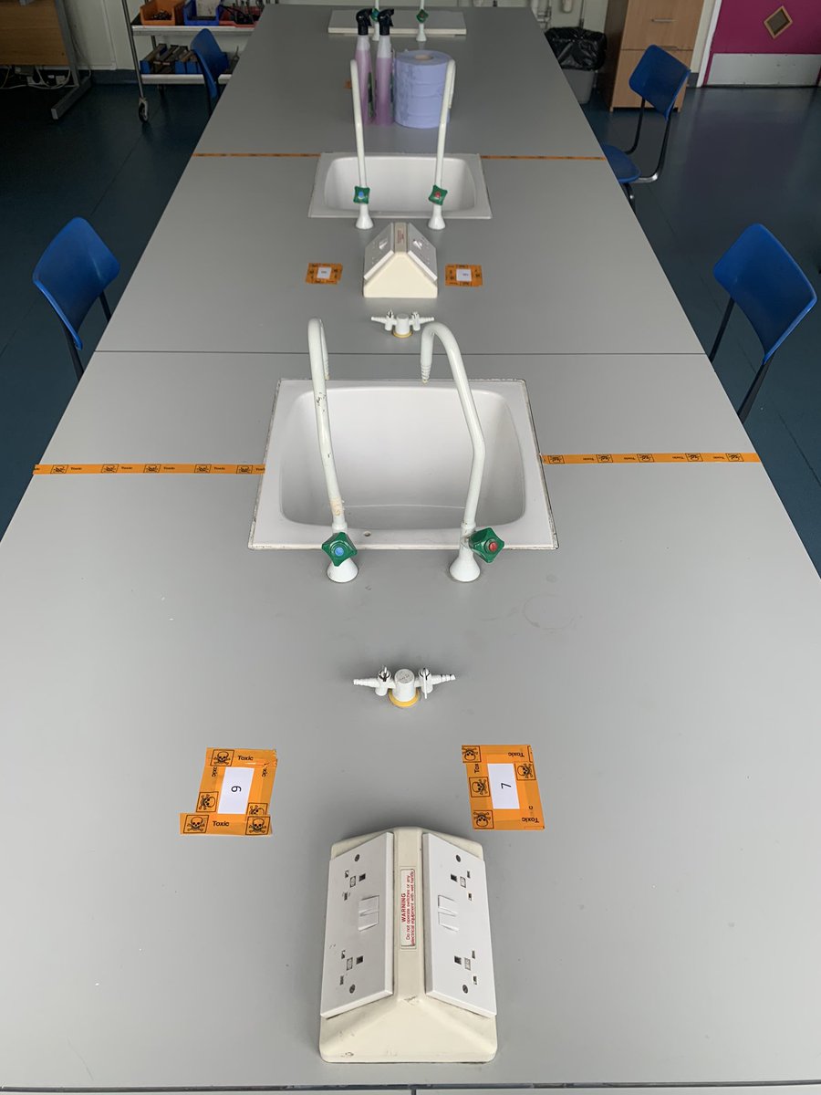 joefromFE's tweet photo. @newhamcollege Laboratories are ready for safe, socially distanced learning to commence. https://t.co/88cTWKojZb