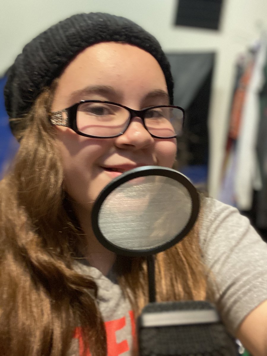 iamjohannacolon's tweet photo. Back in my happy place! ❤️ #workflow #workselfie #childactress #johannacolon #latinasinfilm #representationmatters #boriqua #workhardplayhard #lilangelsunlimited #m4l #thecomedyconservatory #troopzero #feelthebeatmovie #euphoria https://t.co/PPcsOUT8qZ