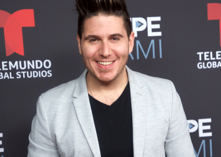 SoyNuevaPrensa's tweet photo. El chef venezolano James Tahhan despedido de #Telemundo - https://t.co/vhWgGmOztS
#SoyNuevaPrensa #ChefJames #Despidos #JamesTahhan #NBC #UnNuevoDia #Universal #Espectáculos https://t.co/b45lsAKG4A