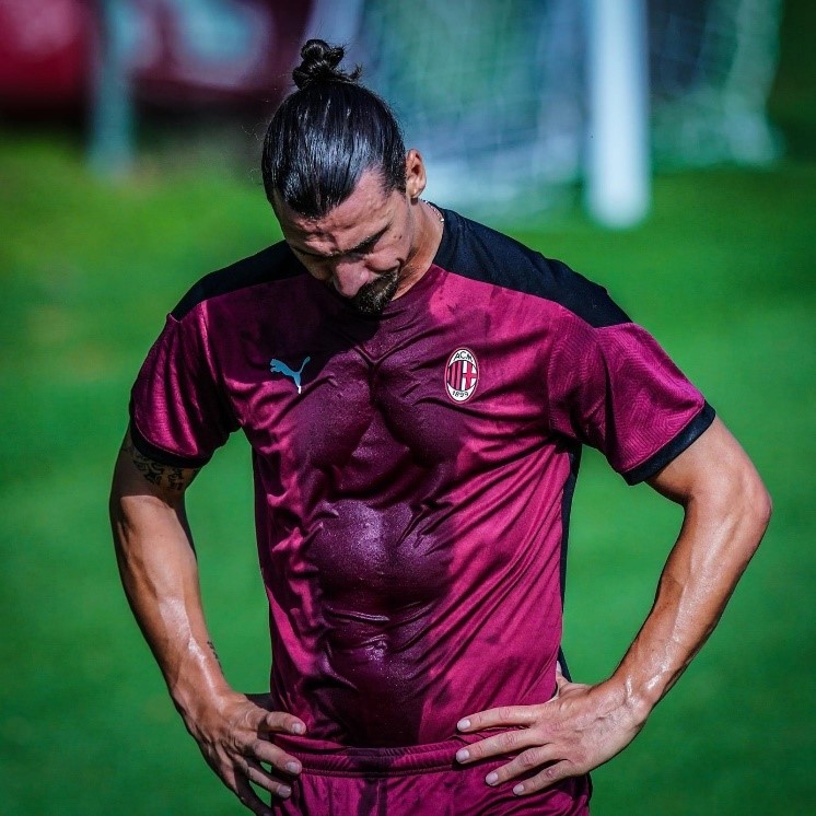 FC_kitchen_real's tweet photo. He’s back! Zlatan has had his contract extended at AC Milan at 38 years old. Some players just don’t age!

#zlatan #goat #doeswhathewants #football https://t.co/PkSl4m6d4F