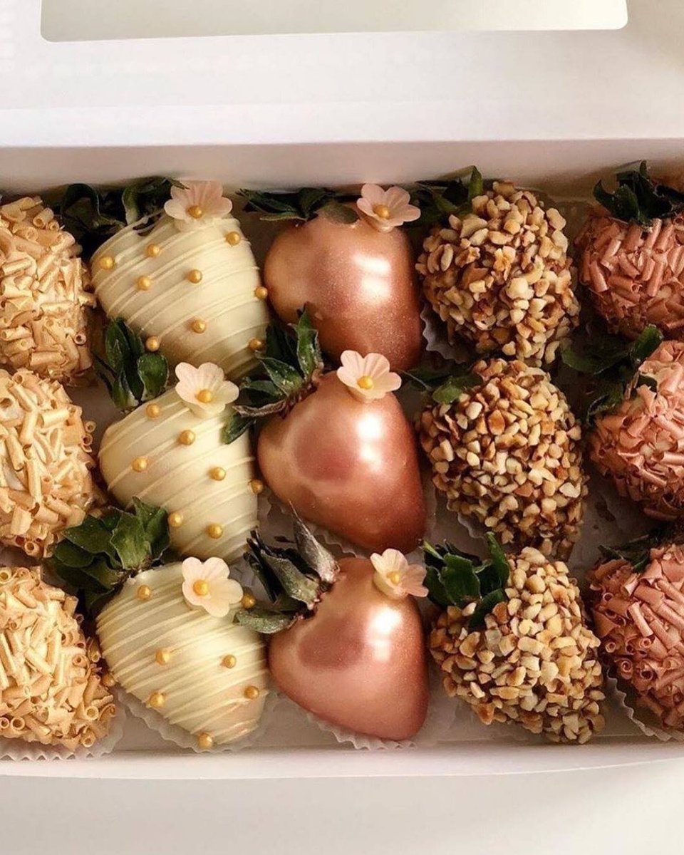 BridalFantasy's tweet photo. Almost too pretty to eat 🍓

Source @weddingforward Desserts by @thebakeninja
#bridalfantasy #bridalfantasymagazine #bfbride #yycwedding #yegwedding #calgarybride #edmontonbride #albertabride #weddinginspo #weddingplanning #weddingstyle #gettingmarried2020 https://t.co/1DgBq8MTFq
