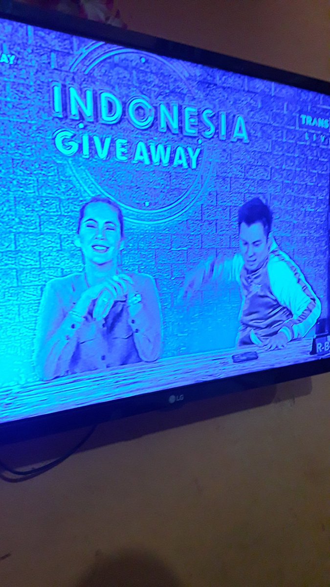 LZahyu's tweet photo. #indonesiagiveaway12@TRANTV
Kalau pacaran jarak jauh tu,banyak yang tidak berhasil.karna ngak kuat nahan rindu.apa lg kl ada yg lebih perhatian di dekat kitakarna kebanyak kan pacar jarak jauh tu selingkuh https://t.co/oLjkm9jdq1
