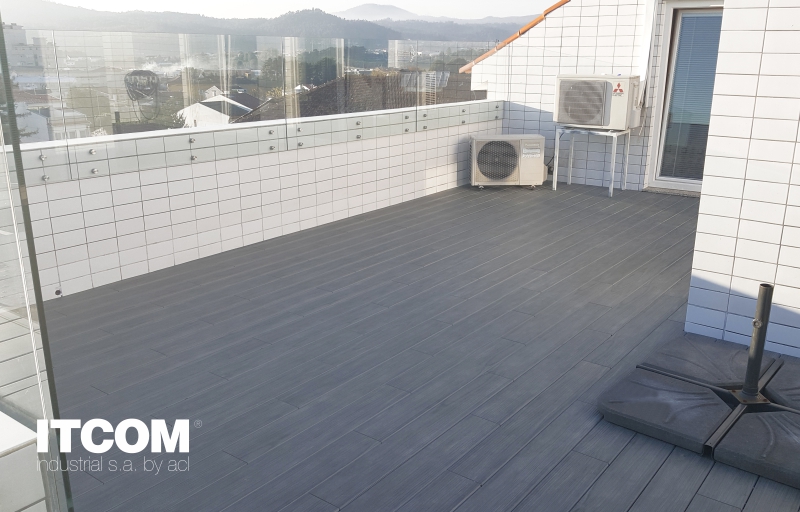 ItcomIndustrial's tweet photo. The design combined with function!
Raised access flooring
DEX
👌👌👌
Work in Barcelos
Client: MARTINS & FILHOS, S.A.
Material: Raised Access Flooring - DEX
Grey
#raisedflooring #ceramic #arquitetura #architecture #design #functionalfloor #newproject #architects #interiordesign https://t.co/5DjDEKrQqc