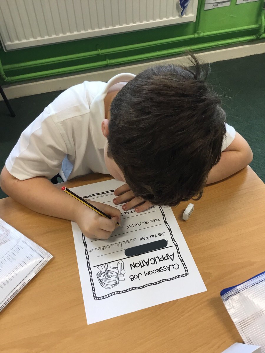 G_M_P_SClass1KD's tweet photo. Lots of very grown up discussions this afternoon in 3KD. The children have been talking about being responsible for our classroom and have each completed a job application form for each of the different roles needed. #minimonitors https://t.co/pzrP04fxaU